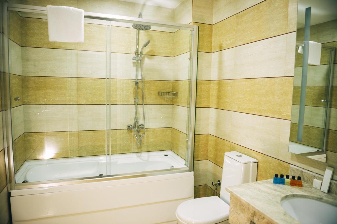 Emerald Suite Hotel Baku Szoba fotó