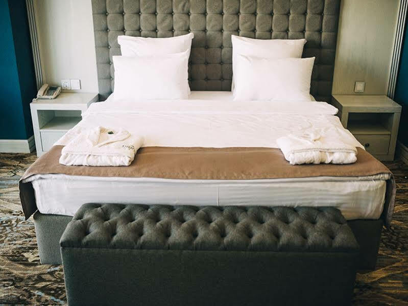 Emerald Suite Hotel Baku Kültér fotó